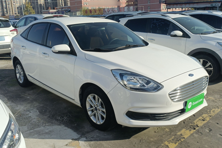 福特 福睿斯 2019款 1.5L 自动质享型车身外观3