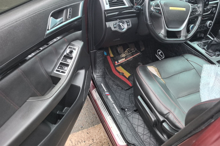 猎豹汽车 猎豹CS10 2017款 1.5T 手动尊贵型中控内饰20