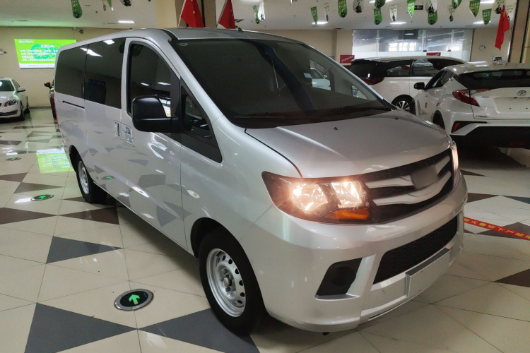 江淮瑞风 瑞风M3 2023款 PLUS 1.5T 5/7座经典版车身外观3