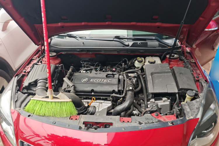 别克 君威 2015款 1.6T 领先技术型机舱底盘24