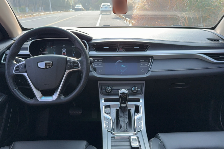 吉利汽车 帝豪 2018款 1.5L CVT向上互联版中控内饰7007