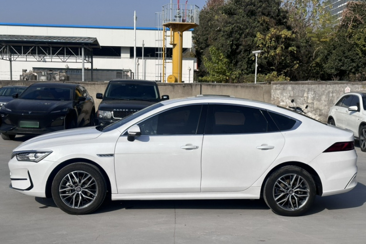 比亚迪 秦PLUS 2024款 荣耀版 EV 510KM领先型车身外观6007