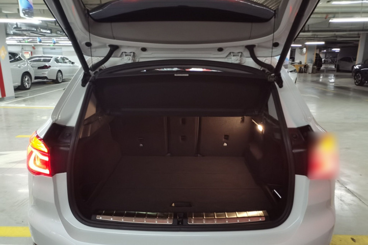 宝马X1 2019款 sDrive20Li 领先型机舱底盘23