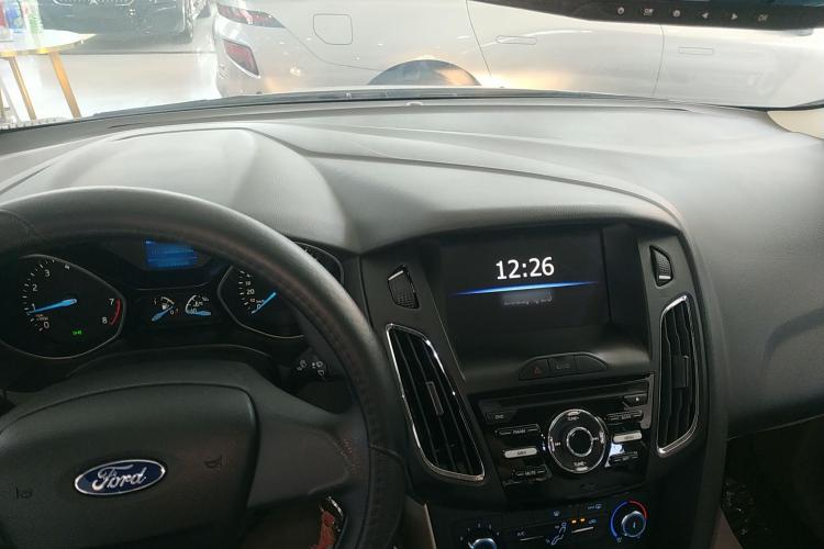 福特 福克斯 2017款 三厢 1.6L 自动舒适型智行版中控内饰12