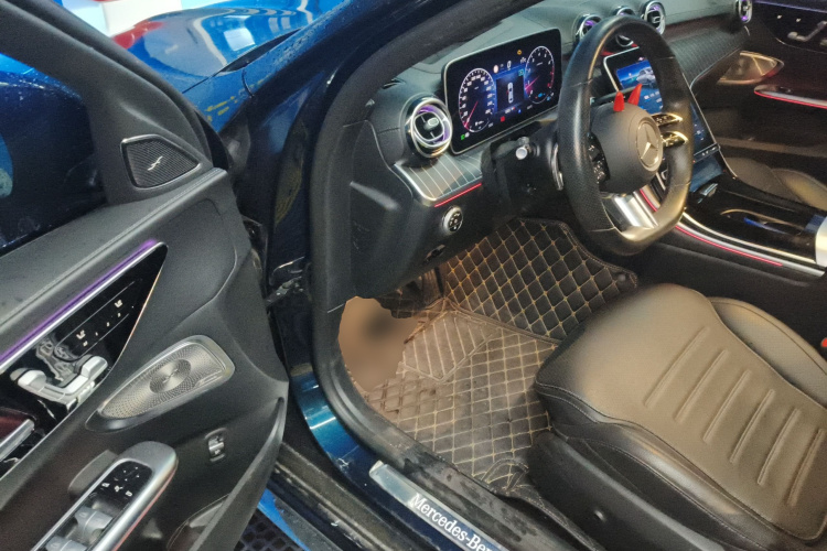 奔驰C级 2022款 C 260 L 皓夜运动版中控内饰20