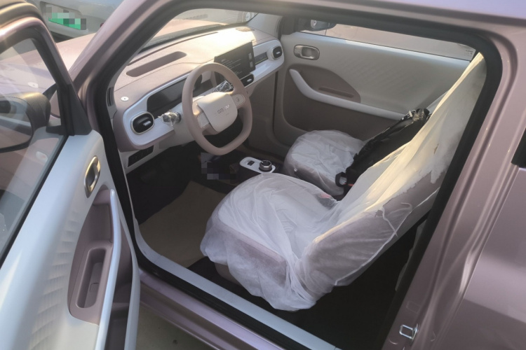 吉利银河 熊猫 2025款 210km 元气熊中控内饰7003