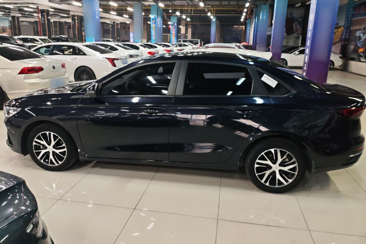 吉利汽车 帝豪 2022款 第4代 1.5L CVT精英型车身外观4