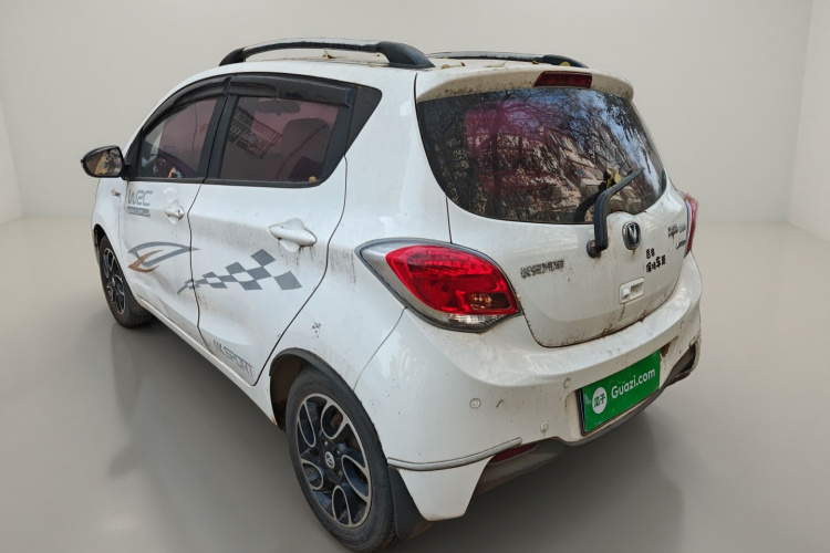 长安 奔奔 2015款 1.4L IMT尊贵型 国V车身外观5