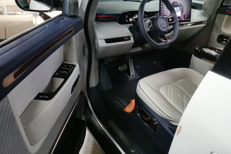 极氪MIX 2025款 长续航智驾版中控内饰7003