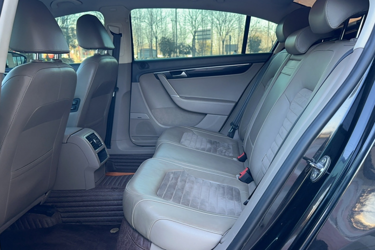 大众 迈腾 2013款 1.8TSI 豪华型中控内饰7002