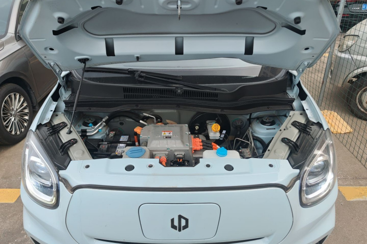 零跑汽车 零跑T03 2022款 星钻版机舱底盘24