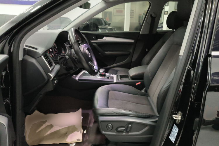 奥迪Q5L 2018款 40 TFSI 荣享时尚型 国V中控内饰19