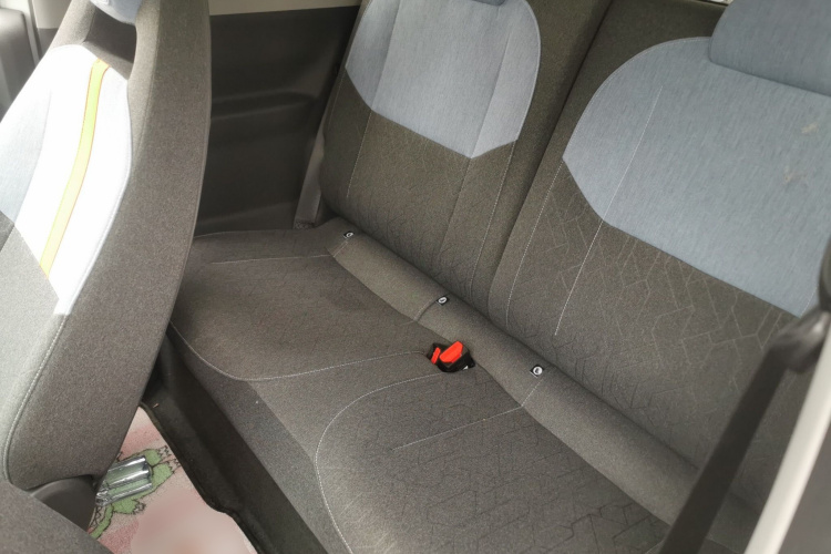 吉利银河 2024款 熊猫mini 200km 耐力熊中控内饰7004