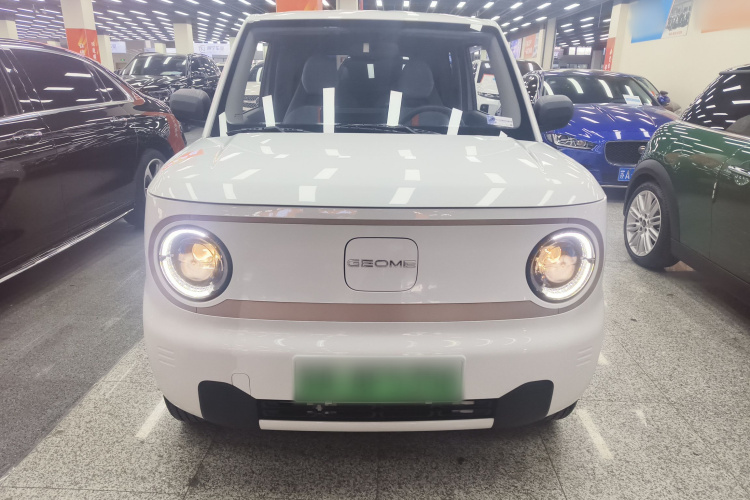 吉利银河 2023款 熊猫mini 200km 耐力熊车身外观2