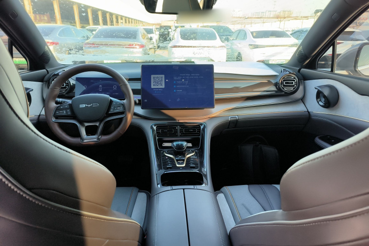 比亚迪 护卫舰07 2023款 DM-i 100KM 尊贵型中控内饰12