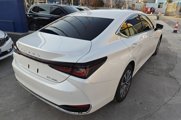 雷克萨斯ES 2025款 200 臻享版车身外观7