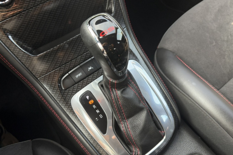 别克 威朗 2016款 两厢GS 20T 双离合纵情运动型局部细节18