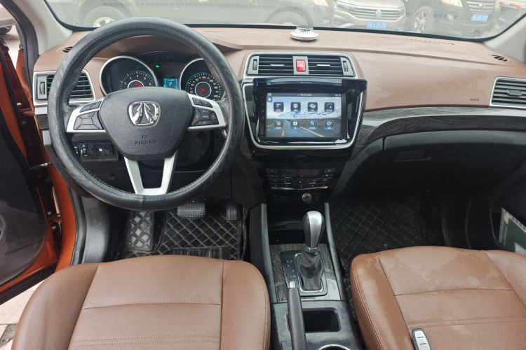 北汽威旺S50 2016款 1.5T CVT欢动尊贵型中控内饰12