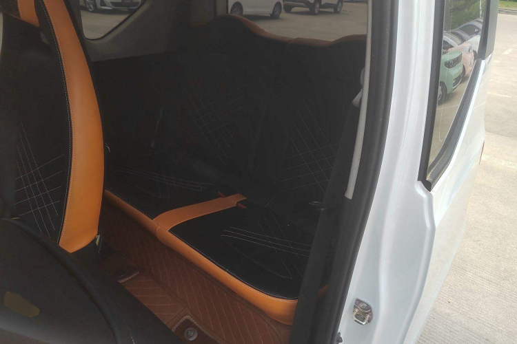 五菱汽车 宏光MINIEV 2022款 自在款 磷酸铁锂中控内饰7004