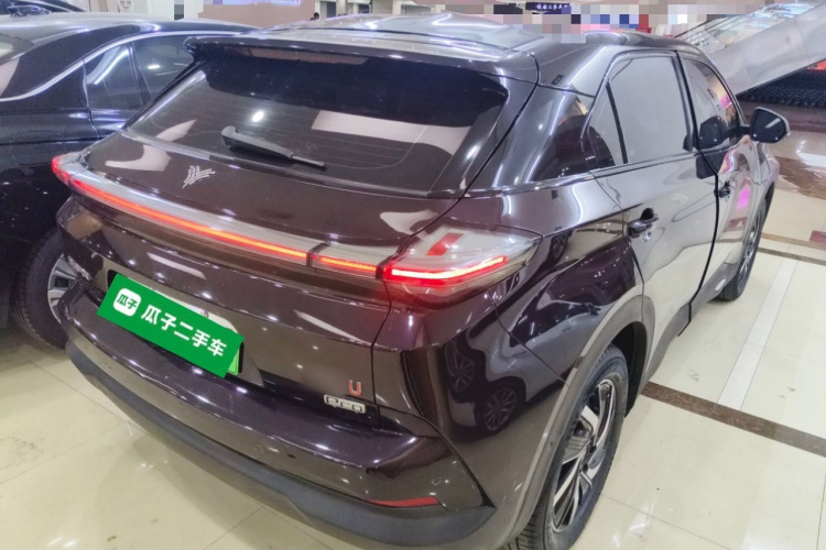 哪吒汽车 哪吒U 2021款 Pro 500 环球版车身外观7