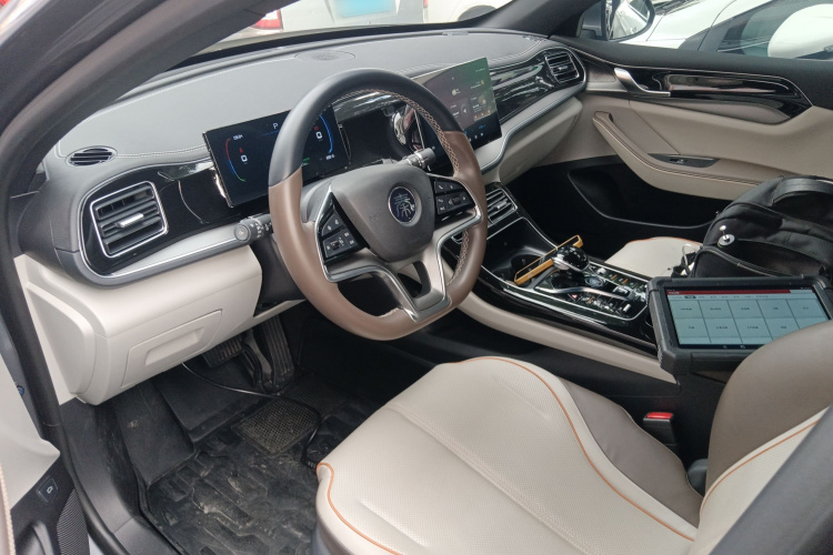 比亚迪 秦PLUS 2023款 冠军版 EV 420KM超越型中控内饰19