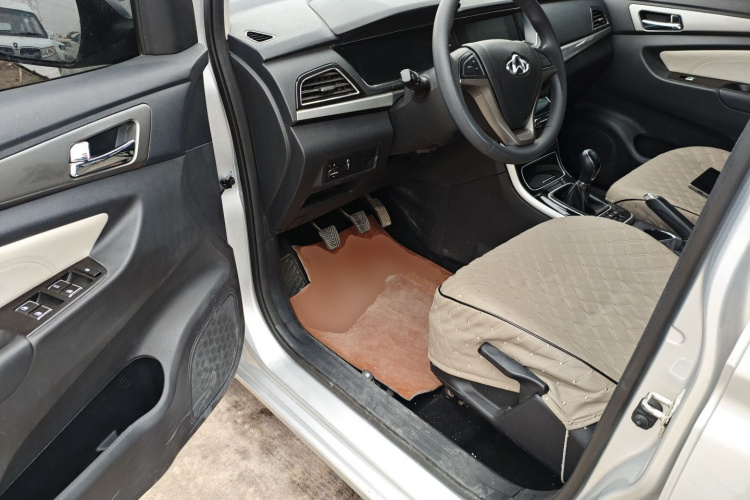 长安凯程 长安欧尚A600 2018款 1.5L 手动精英型中控内饰20