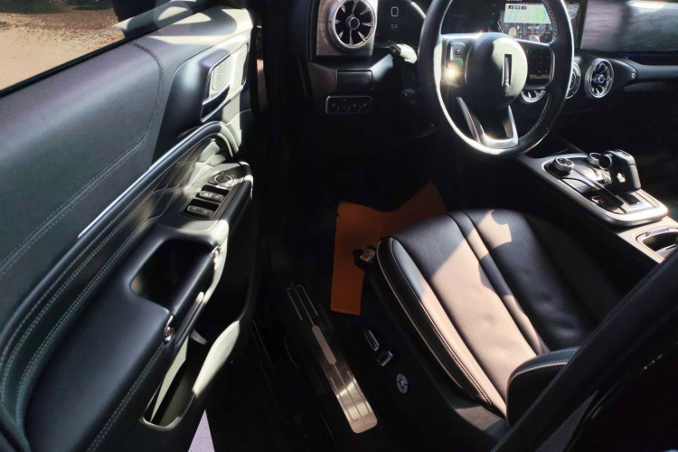 坦克300 2021款 越野版 2.0T 征服者中控内饰20