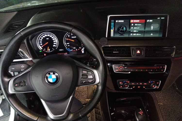 宝马X1 2016款 sDrive18Li 豪华型中控内饰13