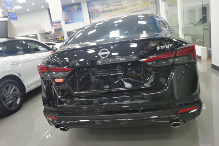 日产 天籁 2022款 2.0L XL-TLS 悦享版车身外观6