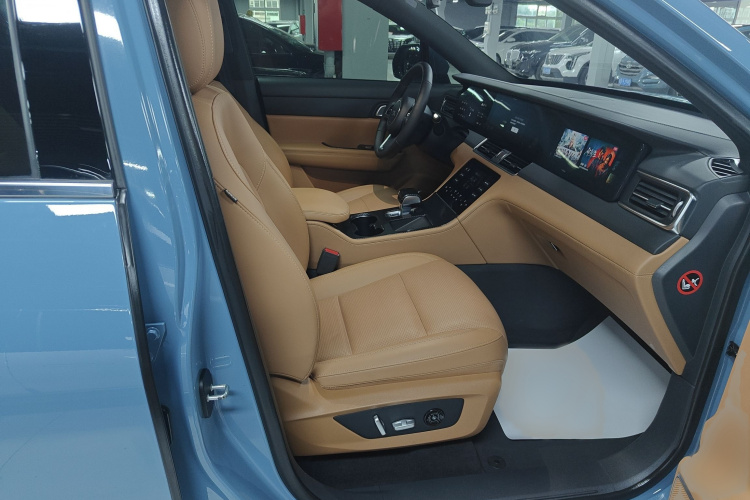 理想汽车 理想ONE 2021款 增程6座版局部细节41