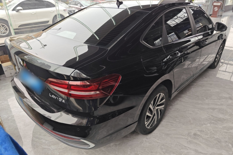 大众 朗逸 2023款 1.5L 自动满逸版车身外观7