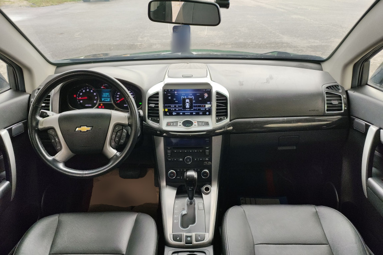 雪佛兰 科帕奇 2017款 2.4L 四驱旗舰版 7座中控内饰7002