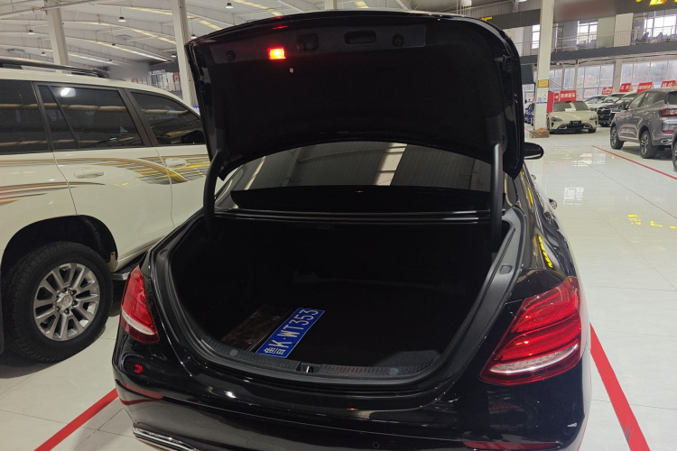 奔驰E级 2018款 改款 E 300 L 时尚型机舱底盘23