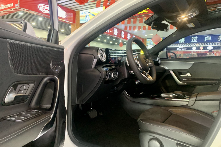奔驰A级 2022款 改款二 A 200 L 运动轿车时尚型中控内饰7003