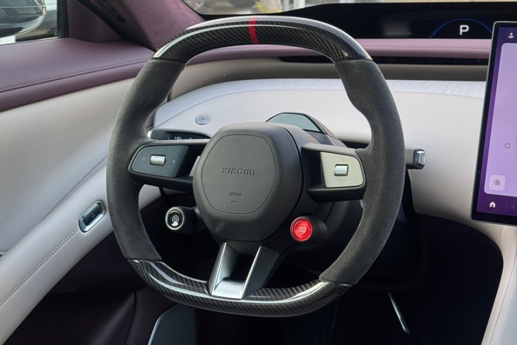 小米汽车 小米YU7 2025款 超长续航高性能四驱Max版中控内饰7003