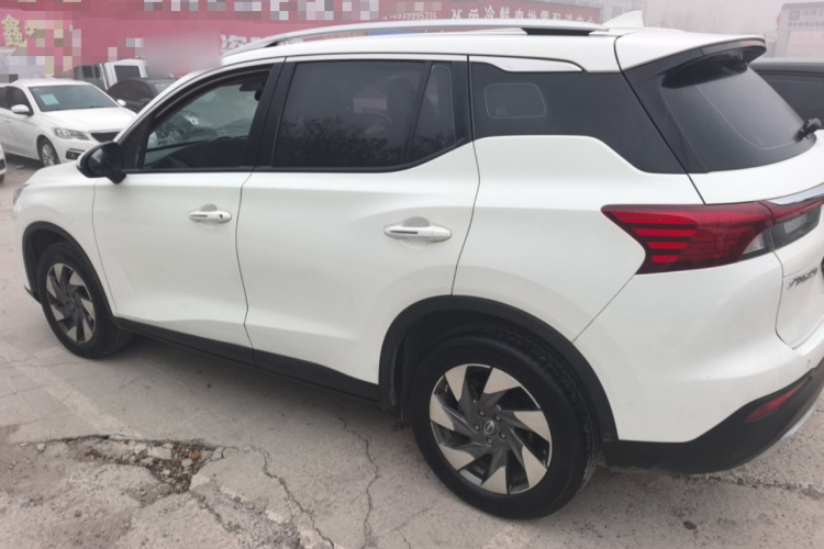 广汽传祺 传祺GS4 2021款 270T 自动豪华智联版车身外观4