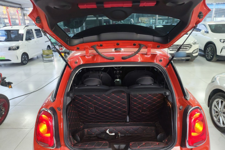 MINI 2018款 1.5T ONE PLUS机舱底盘23