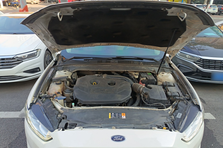 福特 蒙迪欧 2013款 2.0L GTDi200豪华型机舱底盘24