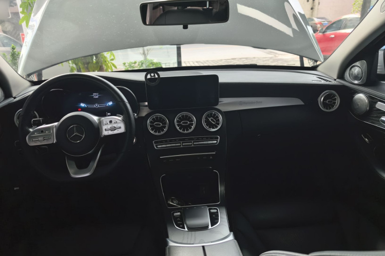 奔驰C级 2020款 C 260 L 运动版中控内饰7002