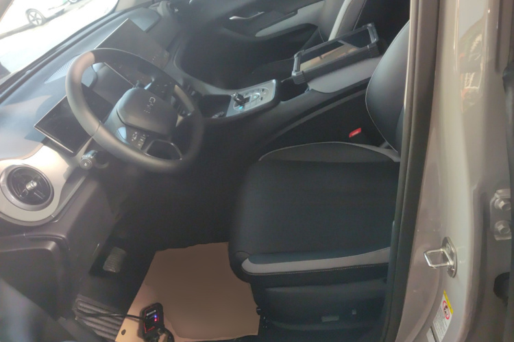 比亚迪 海狮05 DM-i 2025款 DM-i 智驾版 75KM豪华型中控内饰19