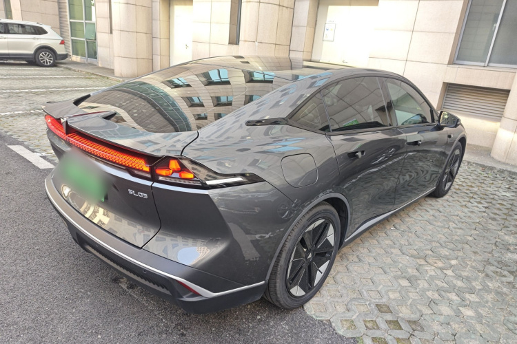 深蓝汽车 深蓝SL03 2024款 530商务版车身外观7