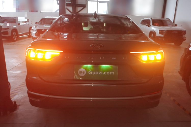 福特 蒙迪欧 2022款 改款 EcoBoost 245 豪华型车身外观6