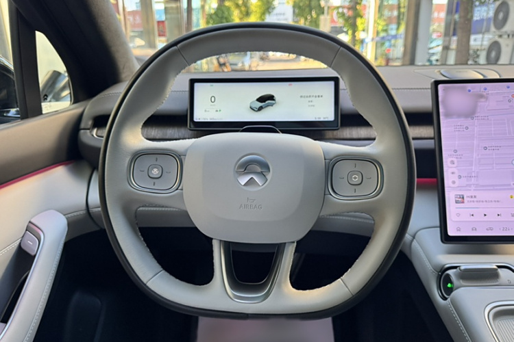 蔚来ES6 2023款 75kWh中控内饰7003