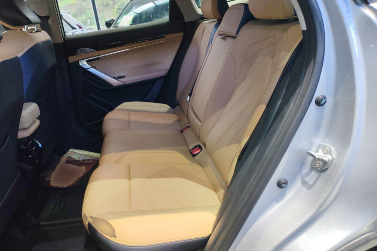 吉利汽车 博越L 2023款 1.5TD DCT尊贵型中控内饰21