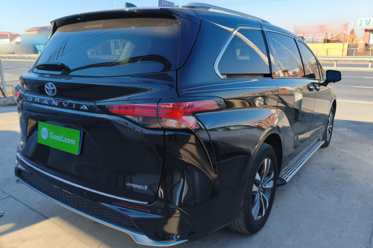 丰田 格瑞维亚 2023款 2.5L混动 豪华版车身外观6005