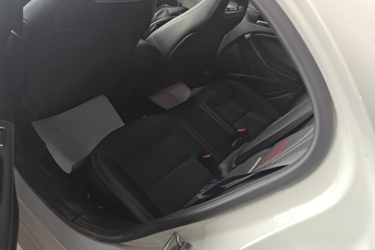 奔驰A级(进口) 2018款 A 200 动感型中控内饰21