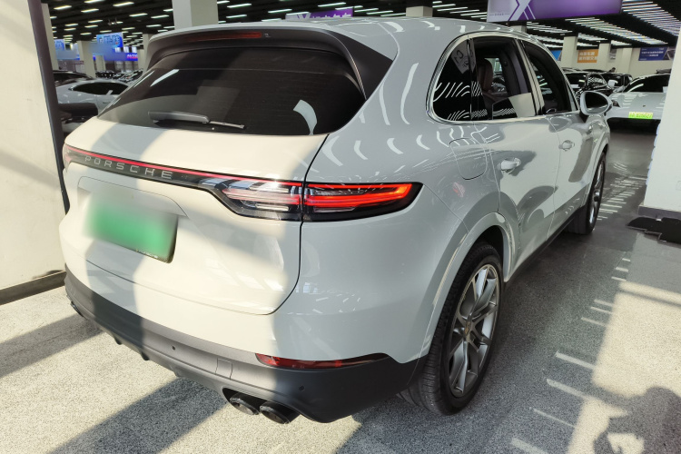 保时捷 Cayenne新能源 2023款 Cayenne E-Hybrid 2.0T车身外观6005