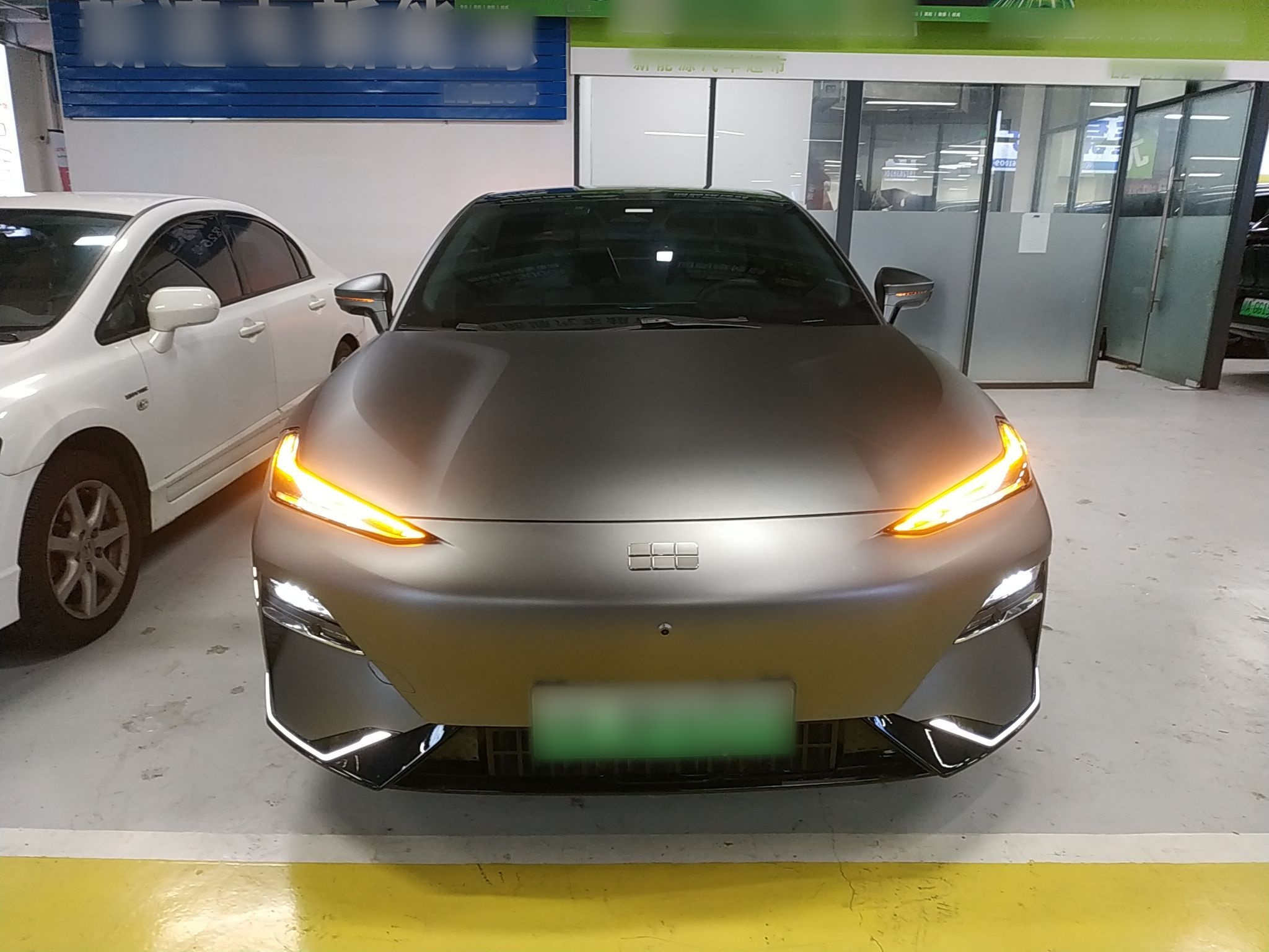 吉利银河 银河E8 2024款 665km 后驱星舰 远航版