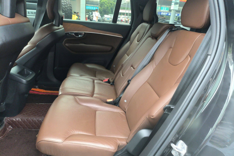 沃尔沃XC90 2022款 B5 智行豪华版 5座中控内饰7004