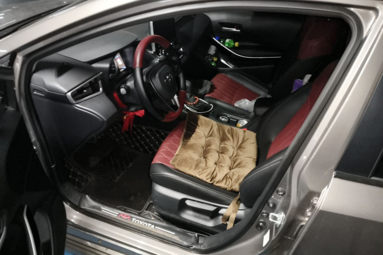 丰田 卡罗拉 2023款 1.8L 智能电混双擎 精英版中控内饰19